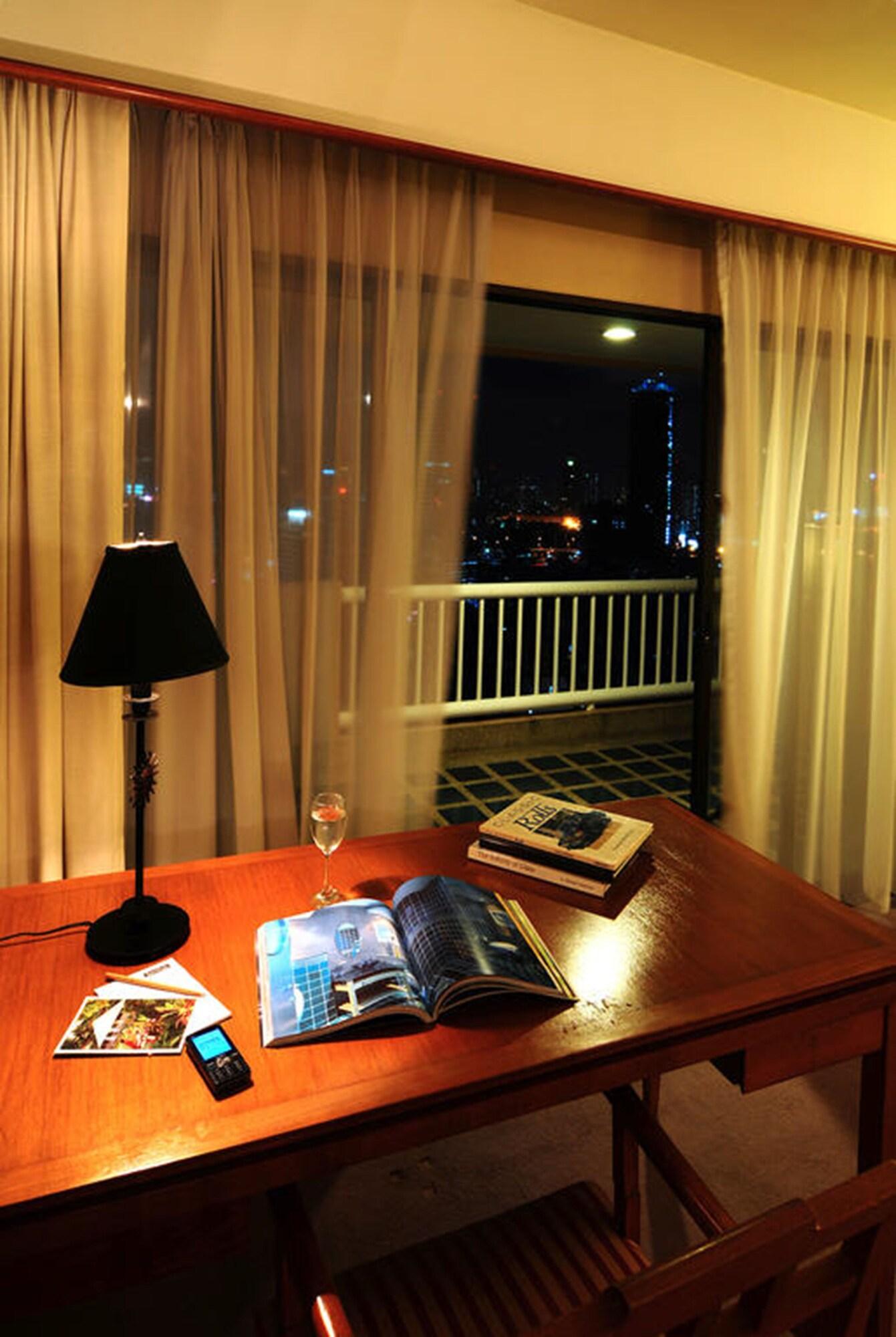Pantip Suites Bangkok Ngoại thất bức ảnh