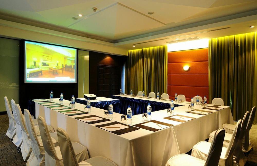 Pantip Suites Bangkok Ngoại thất bức ảnh