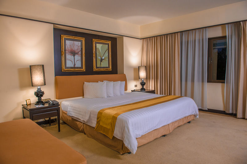 Pantip Suites Bangkok Ngoại thất bức ảnh